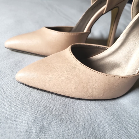 *SOLD* NWB Michael Antonion Nude Dorsay Heels 5.5 - Picture 4 of 7